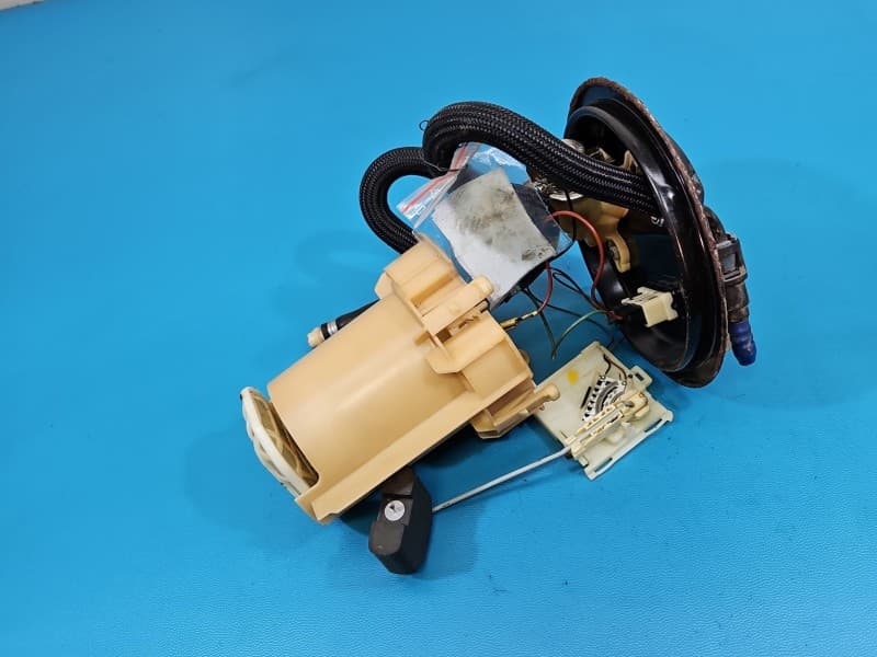pompka Pompa paliwa Opel Astra II G 1,8 18V 9128226 0580309003 4pin
