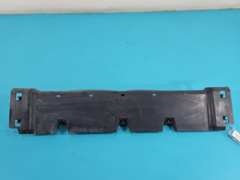 Osłona ZAŚLEPKA PLASTIK tylnej belki Renault Megane IV 555823849R