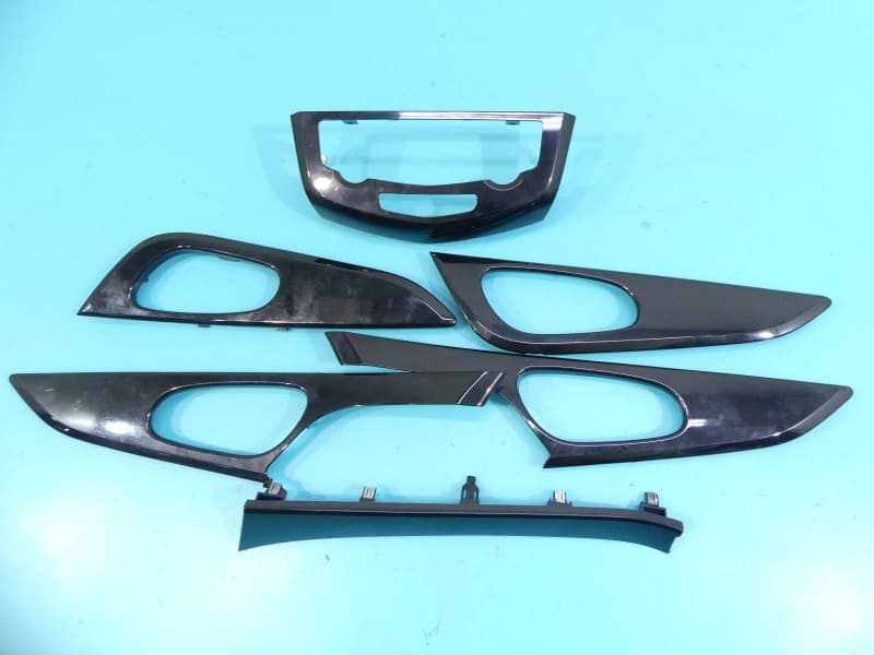 Listwa dekor deski Nissan Qashqai II J11 13-21 80682-4EA1AX 806834EA1AX 82682-4EA1AX 68411-4EH2A 6el. DEKORY WNĘTRZA