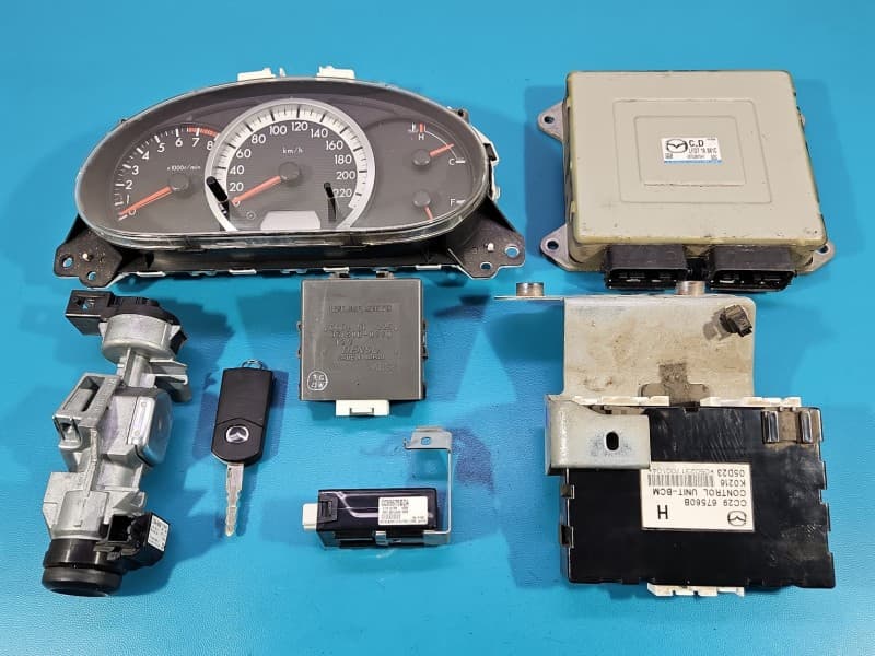 Komputer Sterownik silnika MAZDA 5 05- 2,0 16V LFD718881C