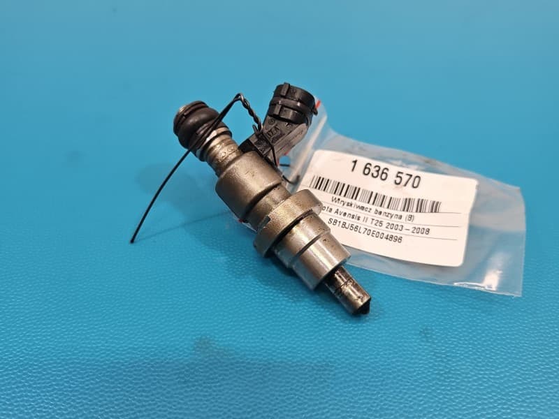 Wtryskiwacz 23250-28030 Toyota Avensis II T25 2,0 vvti 147KM