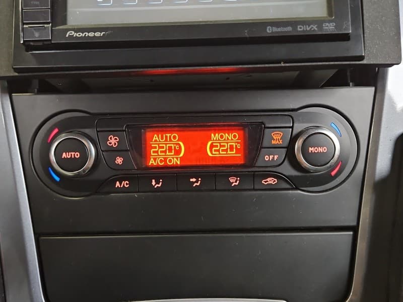 Konsola panel nawiewu Ford Mondeo Mk4 BM2T18C612HC