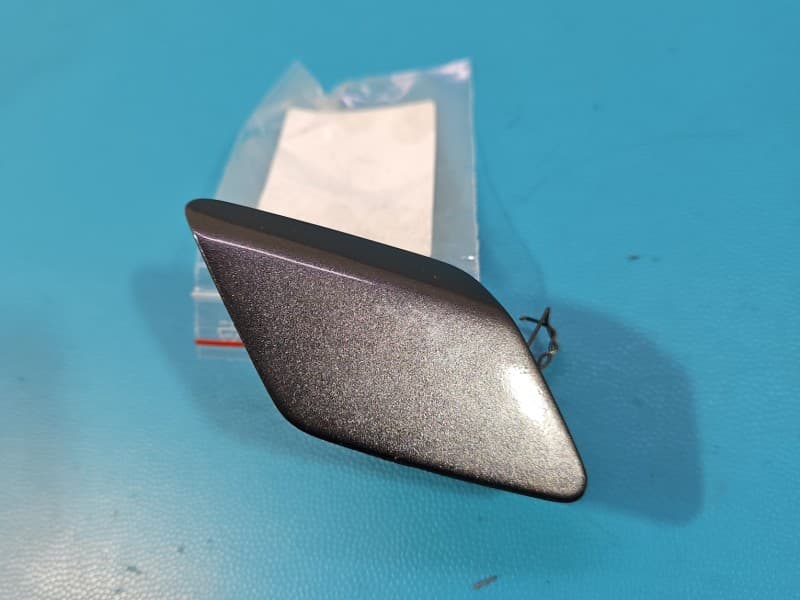 Zaślepka spryskiwacza prawa Bmw F32 F33 F36 B39/7 7294666
