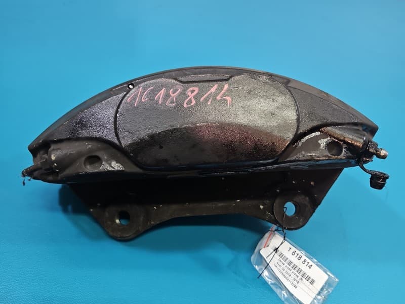 Zacisk przód prawy AUDI Q5 8R 08- 2,0 tdi