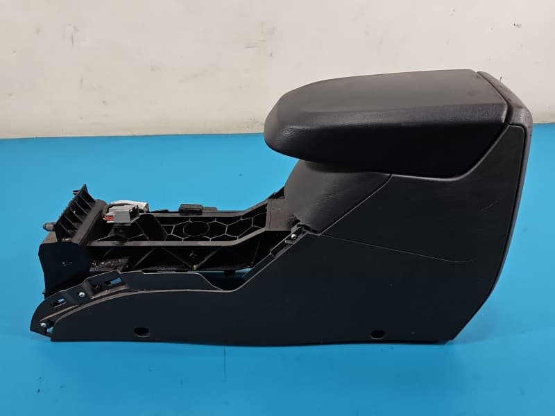 Podłokietnik TUNEL Ford Kuga Mk1 I 08-13 7M51-R045M62-ADW EUROPA