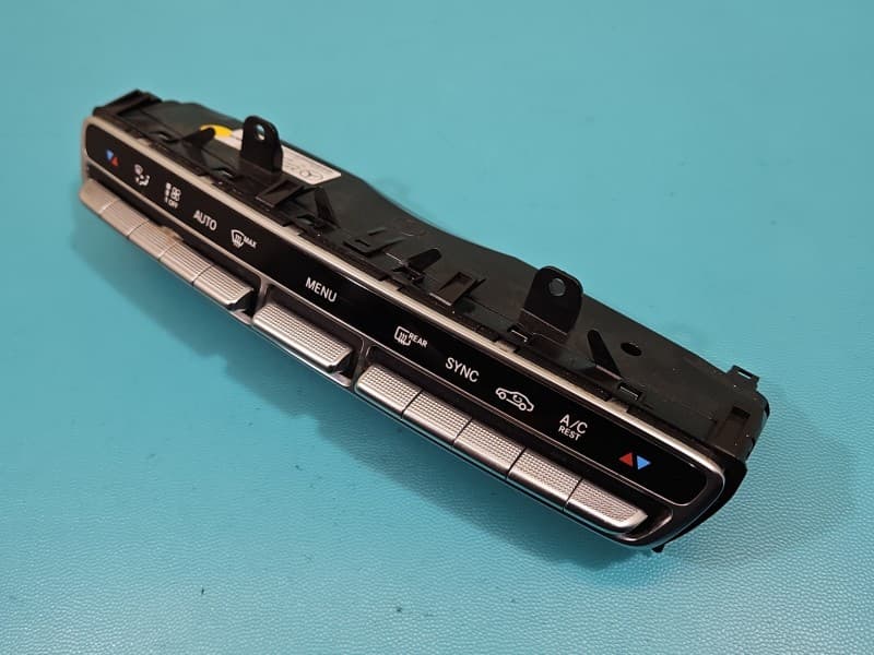Konsola panel nawiewu Mercedes W213 A2139059403 A2C96993900