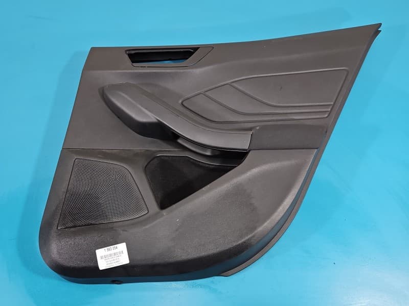 Tapicerka drzwi tył prawa boczek Ford Focus Mk4 X7G01-A27504-C