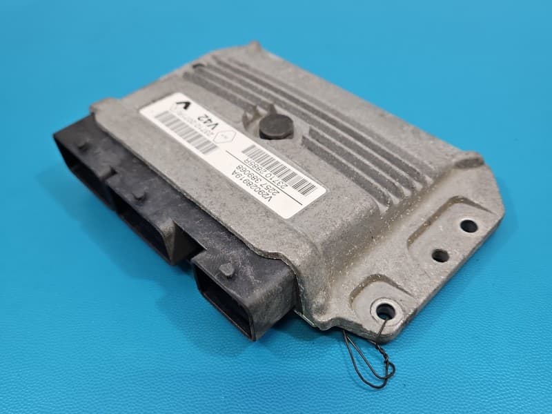 Komputer Sterownik silnika Renault Clio IV 12-20 1.2 16V 237102071R 237102885R