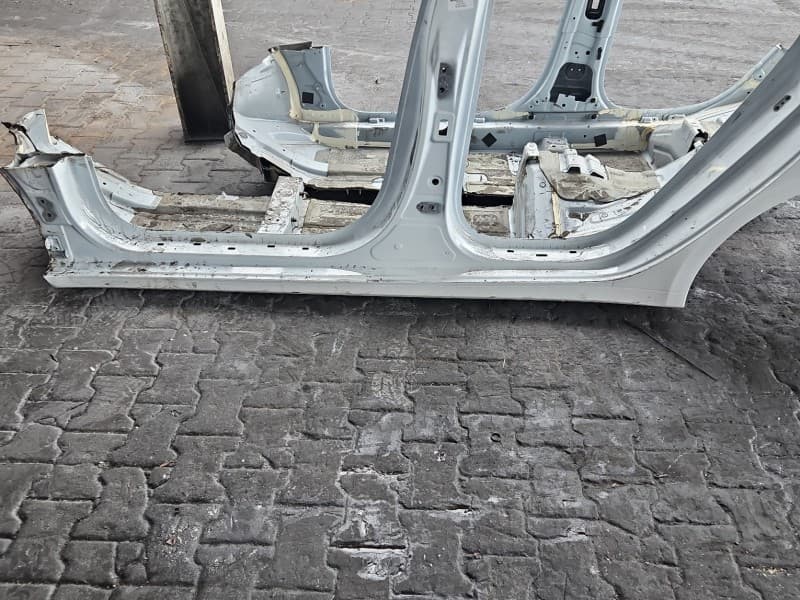 Próg lewy SŁUPEK ŚRODKOWY B Kia Ceed III 18-21 HB 5d WD