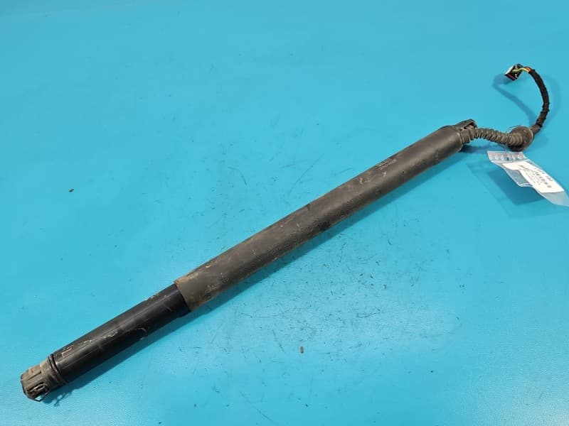 Siłownik klapy prawy teleskop Kia Sorento III 14-20 81770-C5100 10375136