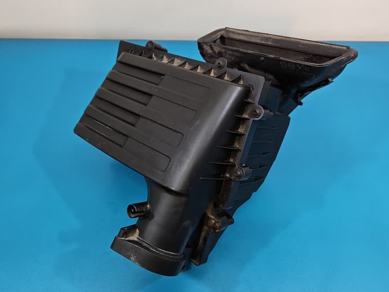 Obudowa filtra powietrza Vw Golf VII 1,6 tdi Clha 5Q0129618B