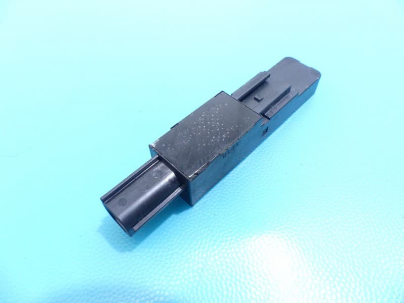 Wzmacniacz Toyota Land Cruiser J200 07- 6F18