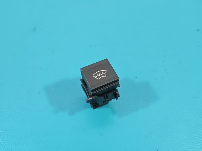 Przełącznik podgrzewania szyby Peugeot Rifter 98170273ZD