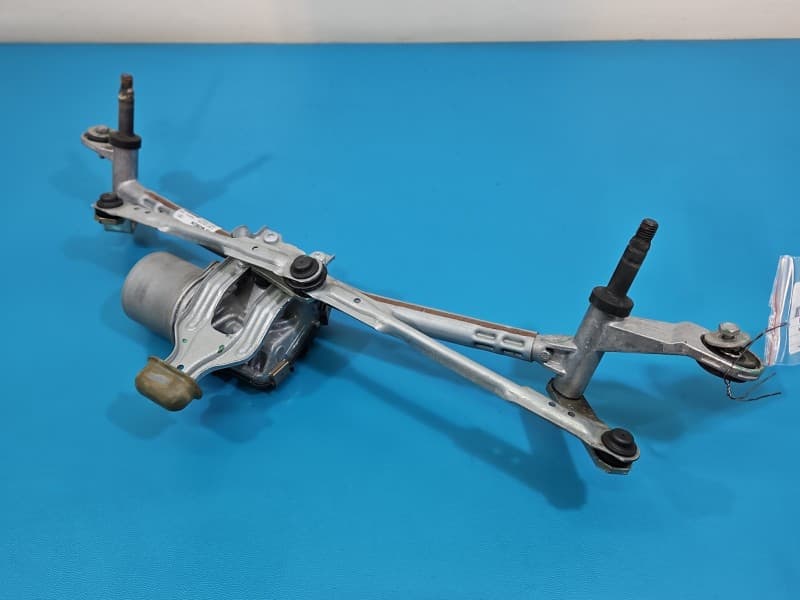 Silniczek Silnik wycieraczek przód Peugeot 3008 II 16-23 z mechanizmem 4pin 3397022076 9824762480 1397225072 2217586054