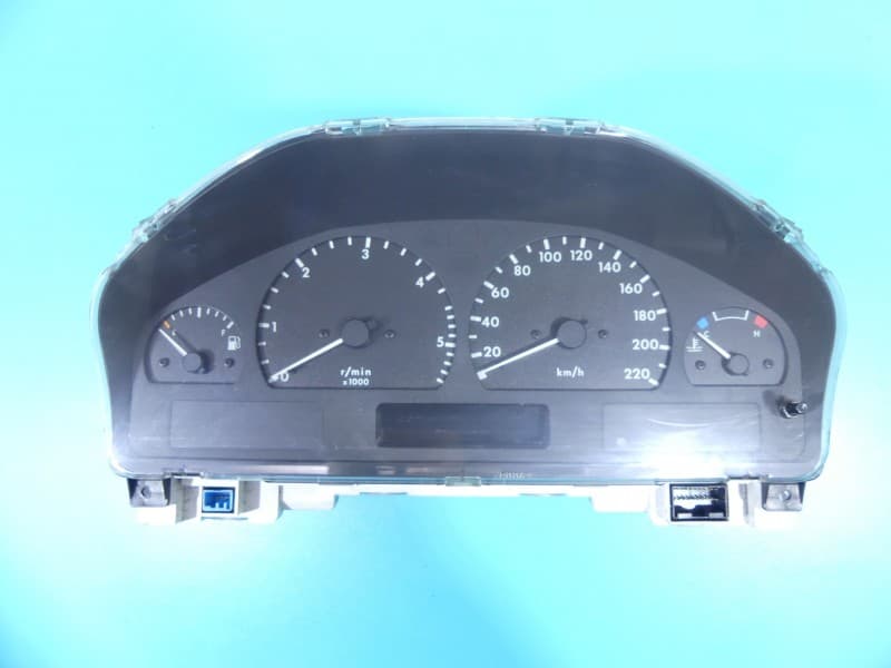 Licznik Land Range Rover II P38 2,5 DT YAC113510 EUROPA