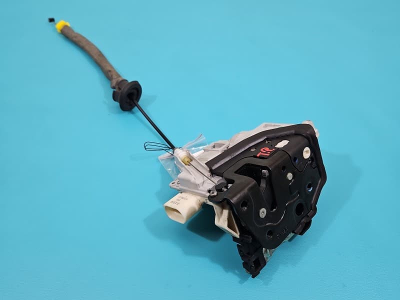 Zamek tył prawy AUDI A6 C7 9pin 4G0839016