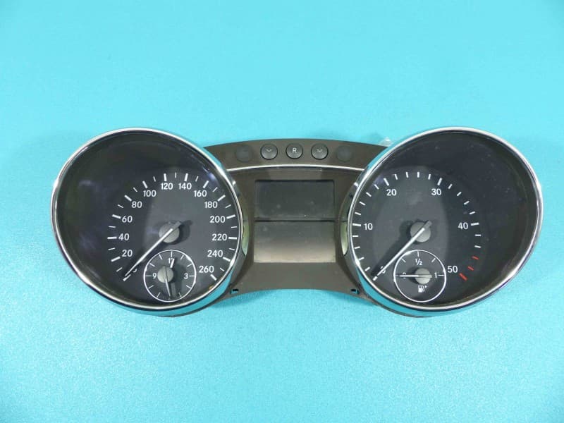 Licznik Mercedes W251 3,0 cdi V6 A2515401848 A2C53164605 EUROPA
