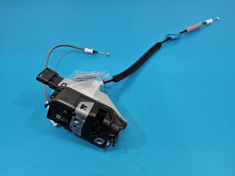 Zamek przód prawy Peugeot Rifter EUROPA 6 pin 163433