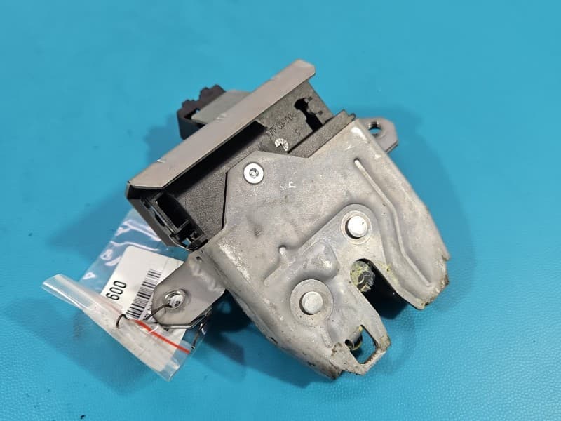 Zamek klapy tył Volvo XC60 I 08- 4pin 31276723