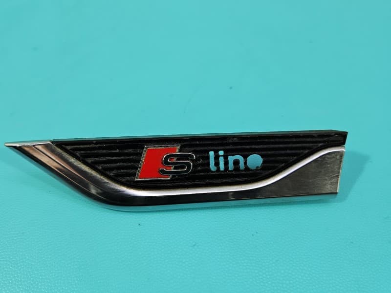 Listwa błotnika przód lewa Audi A5 F5 8W6853601B