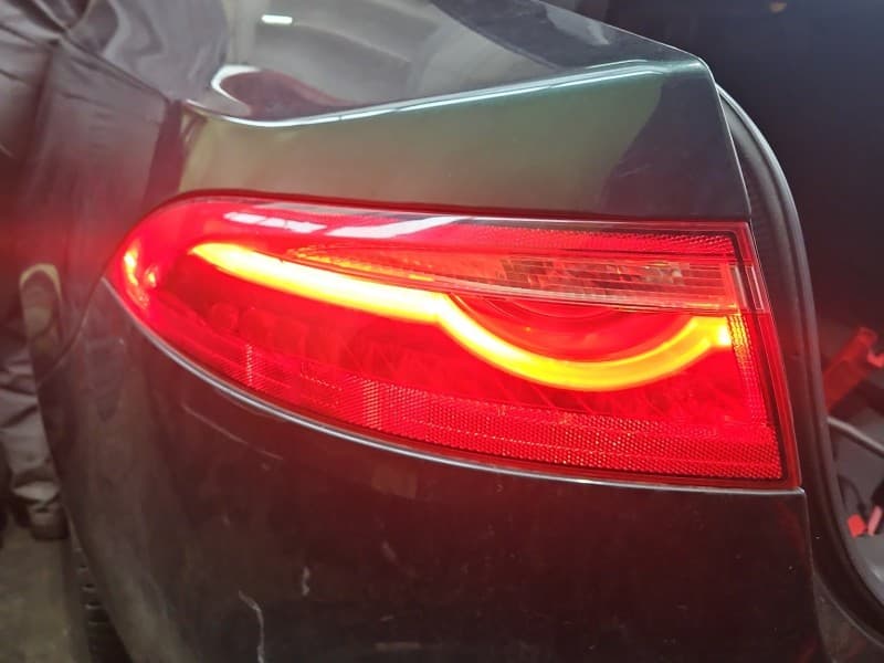 Lampa tył lewa błotnika JAGUAR XF II X260 sedan EUROPA GX63-13405-AA