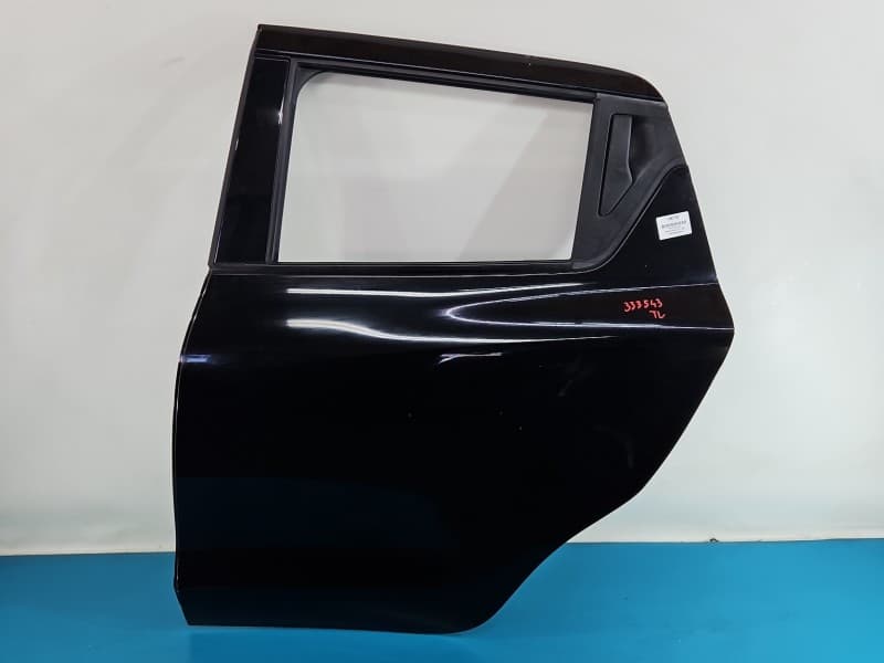 Drzwi tył lewe Suzuki Swift Mk8 HB 5d Zmv c03