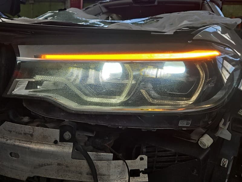 Reflektor lewy lampa przód BMW G30 EUROPA 7439209-01 7439209