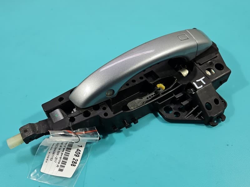 Klamka tył lewa zewnętrzna AUDI A8 D4 4H 4H0837885 srebrny LY7G