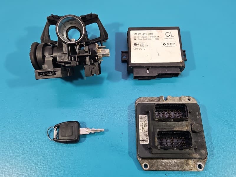 Komputer Sterownik silnika Opel Zafira A 1,8 16V 90582539