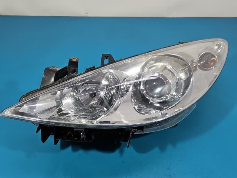 Reflektor lewy lampa przód Peugeot 307 EUROPA 9681834880