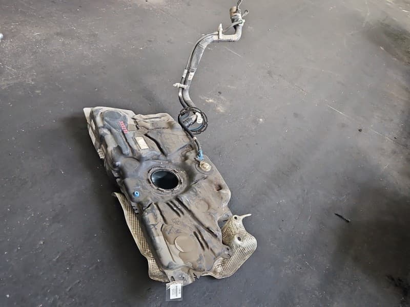 Zbiornik paliwa bak Peugeot 308 III 1,5 hdi 9832718080