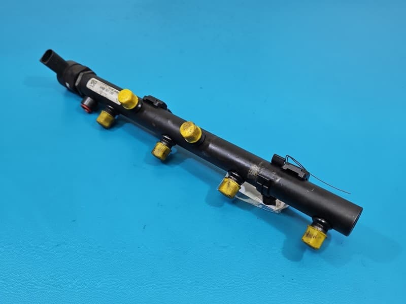 Listwa wtryskowa CZUJNIKI Audi A8 D3 4.2 tdi BVN 057130090H 0281002785