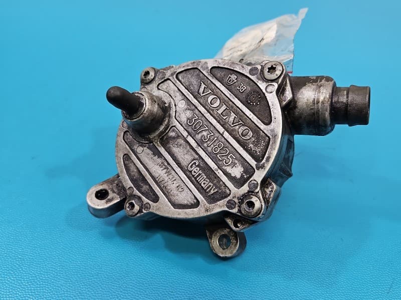 Pompa vacum VOLVO V70 III 2,4 D5 30731825