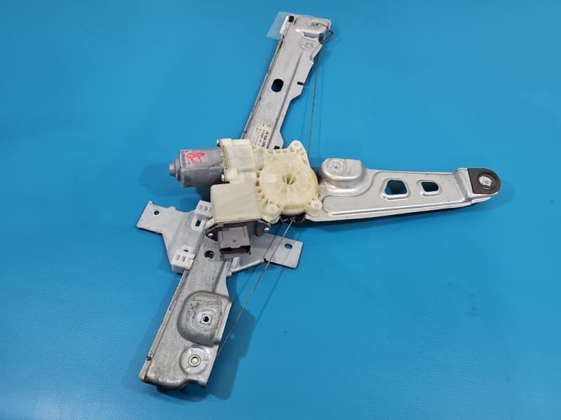 Podnośnik przód prawy SZYBY WINDA 9682808880 Peugeot 3008 I 09-16 6PIN 5d HB