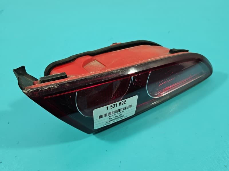 Lampa tył lewa klapy Alfa romeo 159 sedan EUROPA 939390102