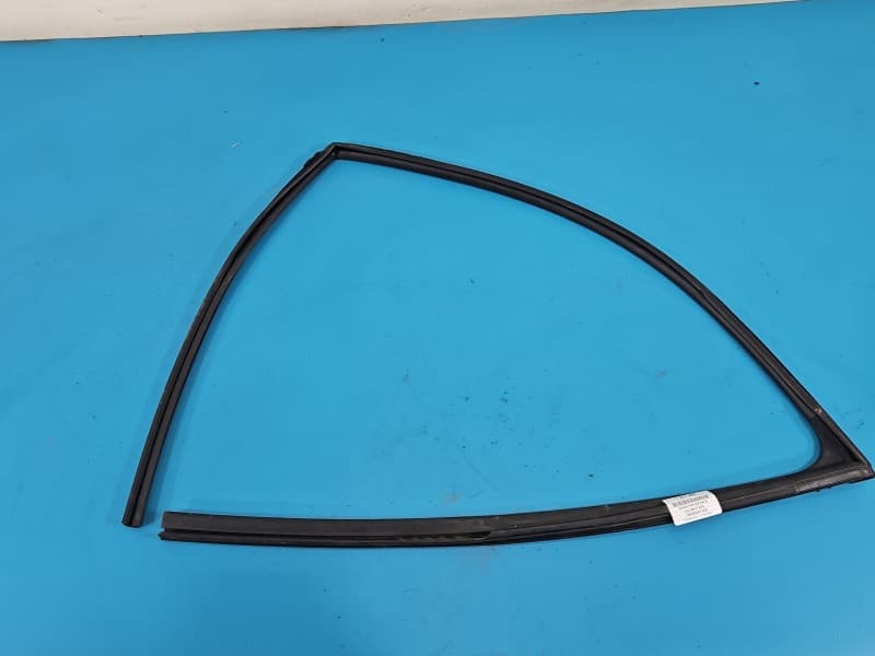 Uszczelka drzwi przód lewa Toyota Rav4 V 668151-4212