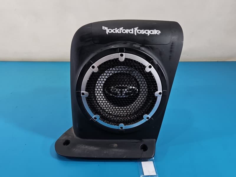 Subwoofer Mitsubishi Outlander II 06-13