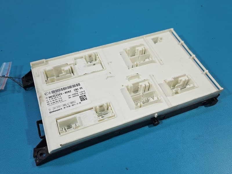 Sterownik moduł SAM, Uszkodzone mocowanie Mercedes ML W166 A1669004112 A1669011202