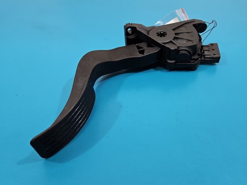 Pedał gazu potencjometr MG MG3 24- 1,5 16V 11491548