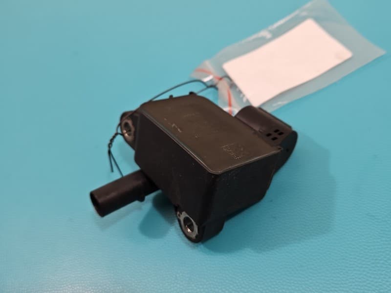 Cewka zapłonowa Mercedes CLS II C218 W218 218 4,7 V8 278922 A2769063700