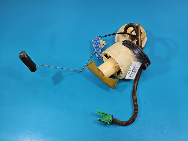 pompka Pompa paliwa Vw Passat B5 1,8 20V 8E0906087D 4 pin