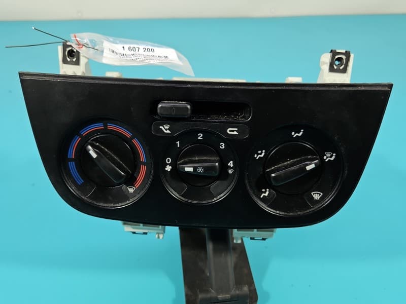 Konsola panel nawiewu Peugeot Bipper