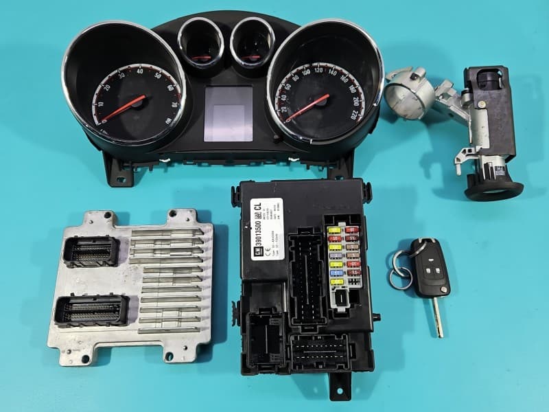 Komputer Sterownik silnika Opel Meriva B 1,4 16V 12679198