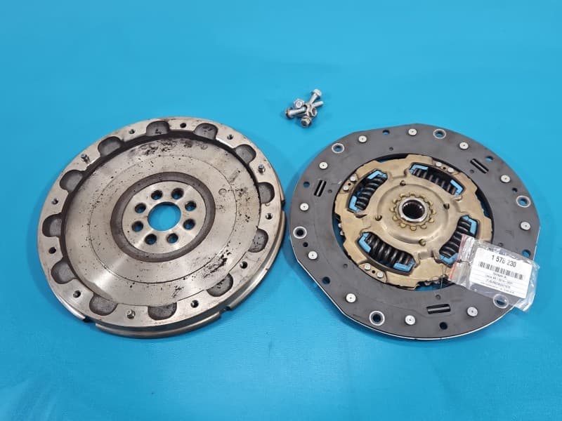 Sprzęgło LEXUS NX I 14-21 2,5 16V 2AR 5F031059