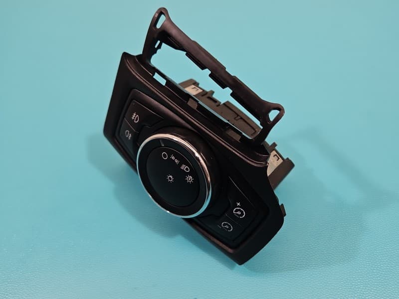 Przełącznik włącznik świateł Ford Focus Mk3 BM5T-13A024-EC
