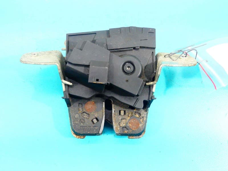 Zamek klapy tył Mercedes GLK X204 08- HB 4 pin A2047400435
