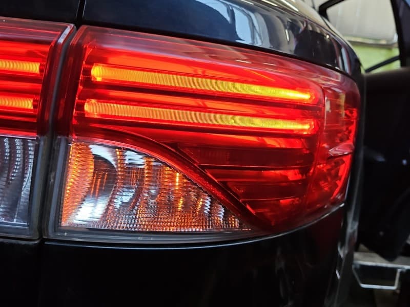 Lampa tył prawa błotnika Toyota Avensis III T27 kombi EUROPA