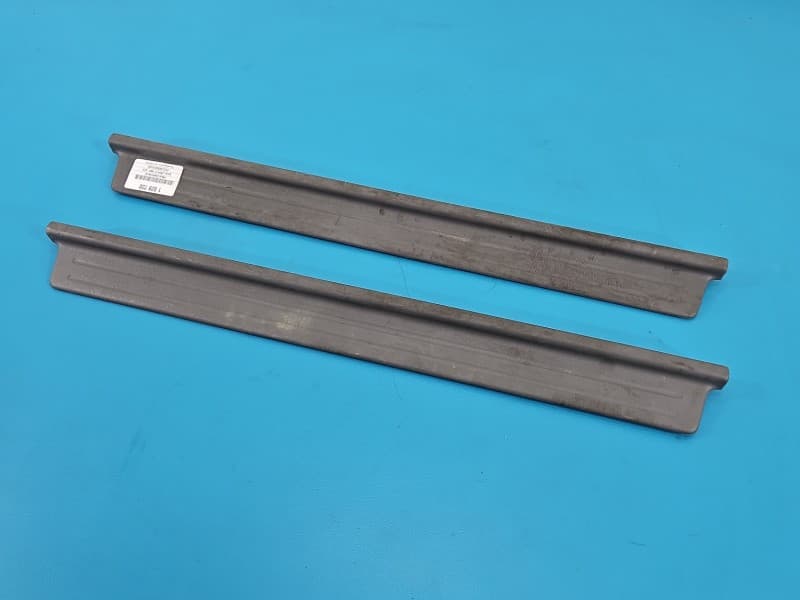 Osłona ZAŚLEPKA PLASTIK Uszkodzone mocowania DWE ELEMENTY SUZUKI JIMNY III 76151-81A00