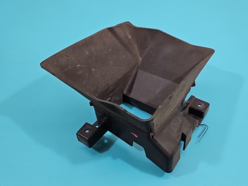 KIEROWNICA Wlot powietrza Renault Megane IV 1,5 dci K9KU873 628108013R