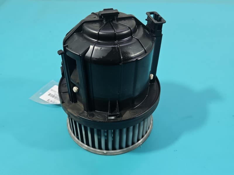 Dmuchawa nawiewu wentylator Land rover Discovery Sport 14- L550 europa 9415188